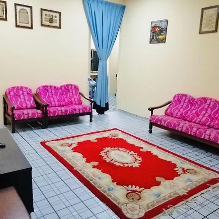 Homestay Bandar Pekan - Musleem Preferred ภายนอก รูปภาพ